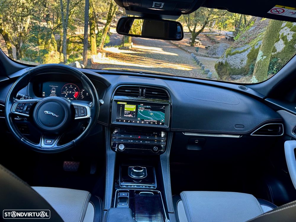 Jaguar F-Pace 2.0 i4D R-Sport Aut. - 14
