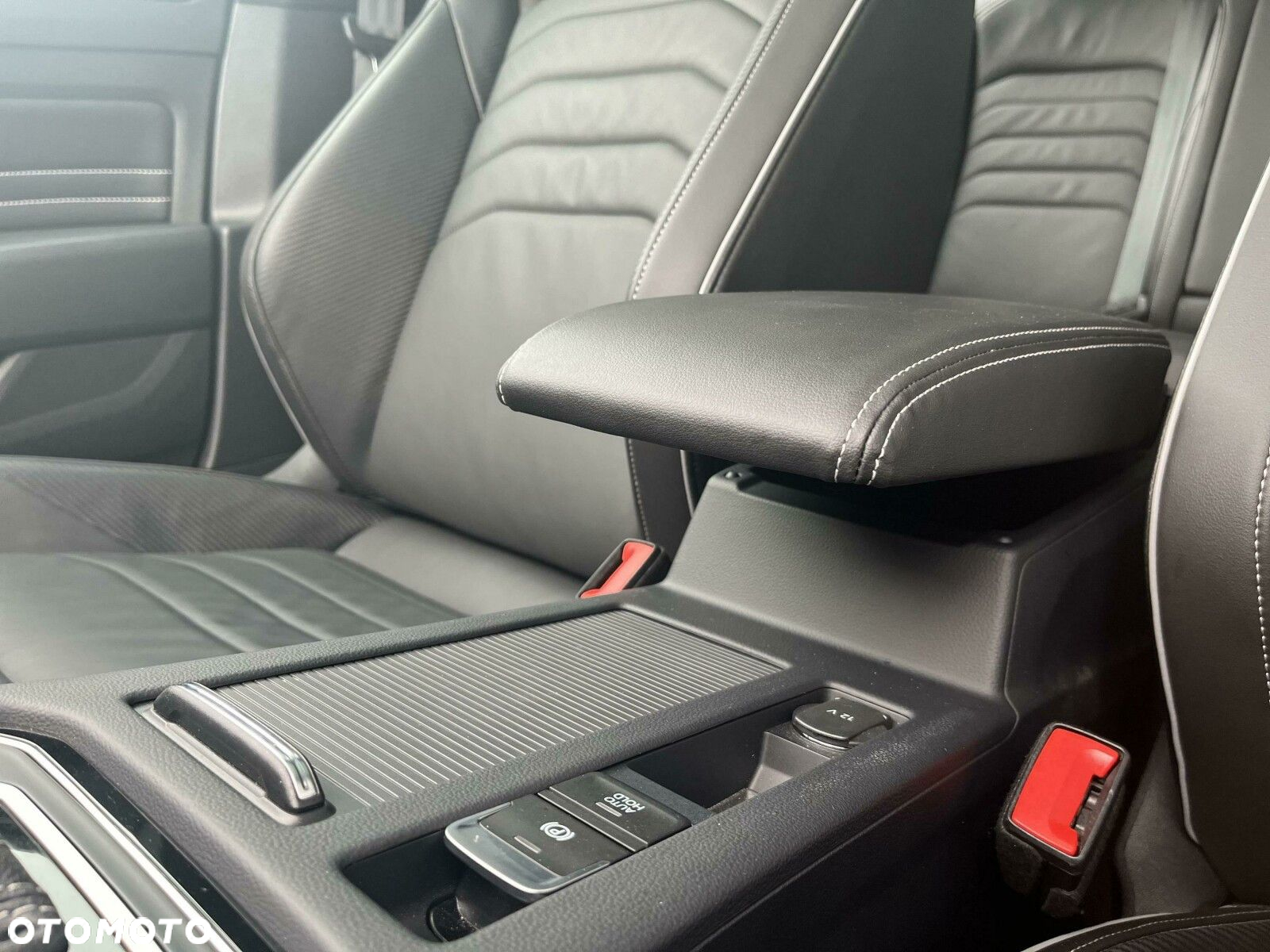 Volkswagen Arteon 2.0 TSI R-Line DSG - 23