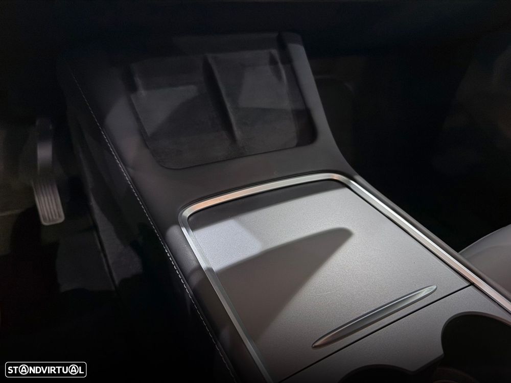 Tesla Model Y Standard - 27