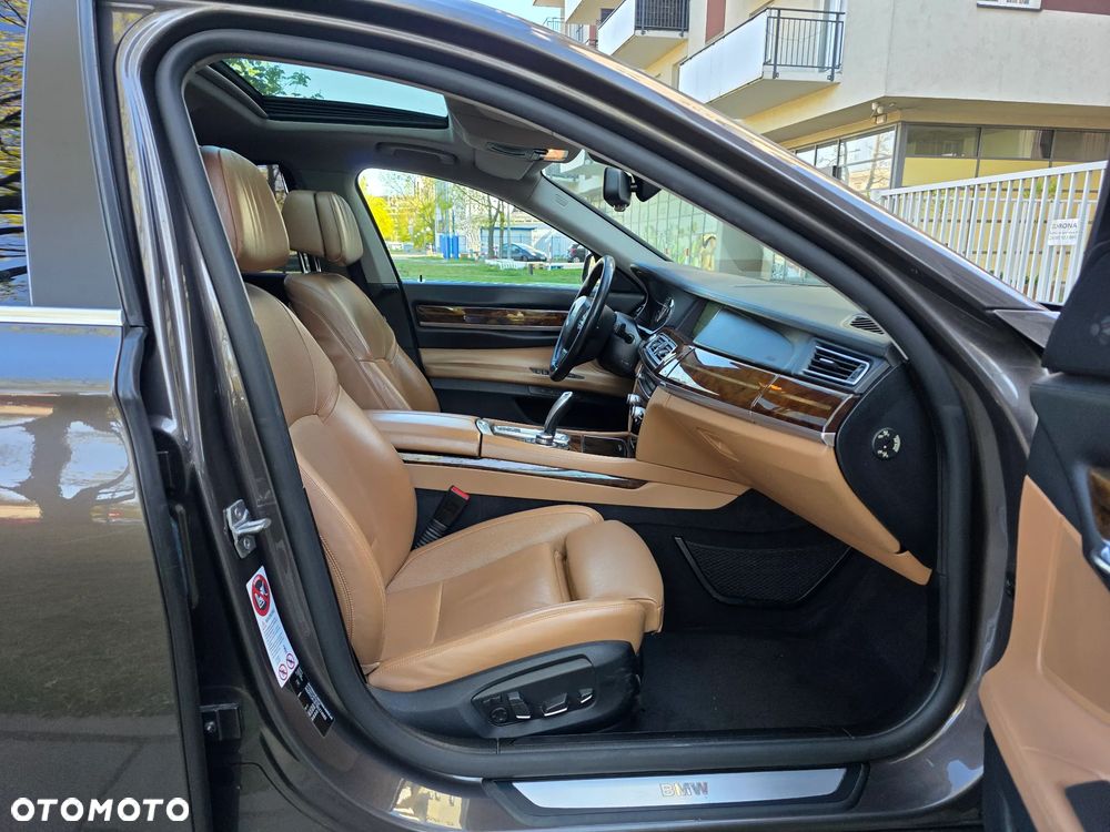 BMW Seria 7 730d xDrive - 36