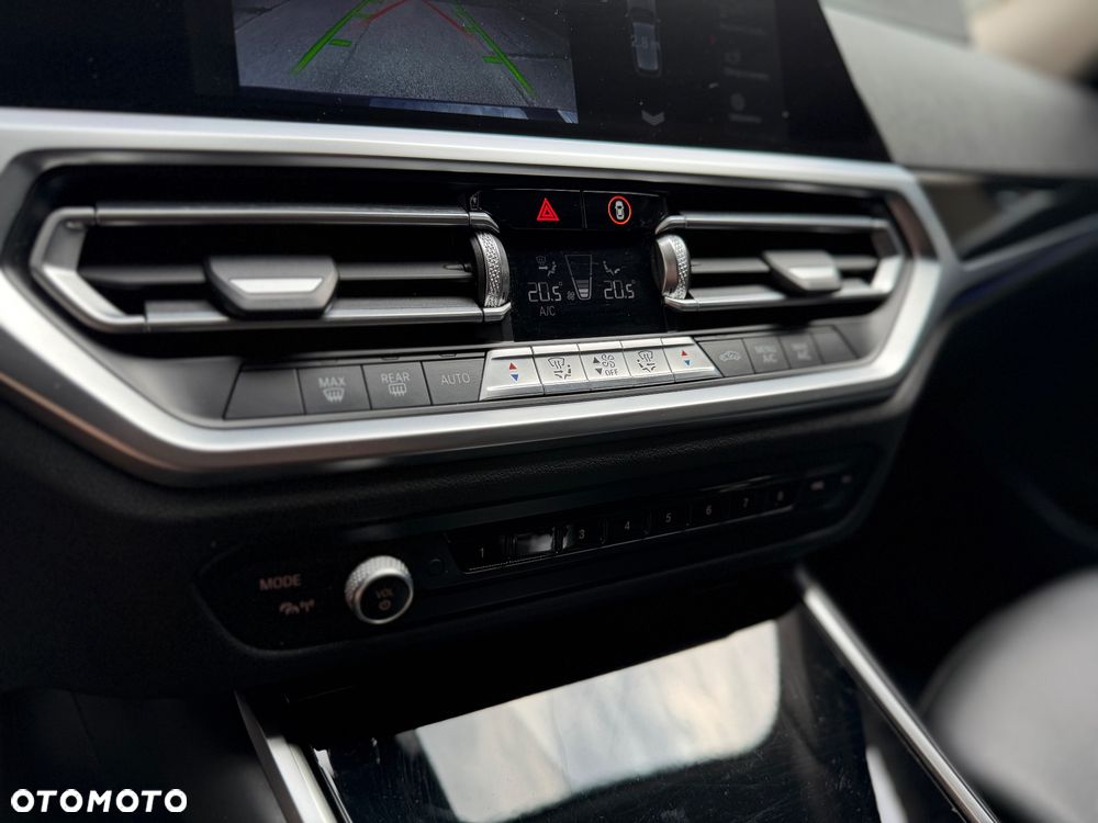 BMW Seria 3 320d xDrive - 15
