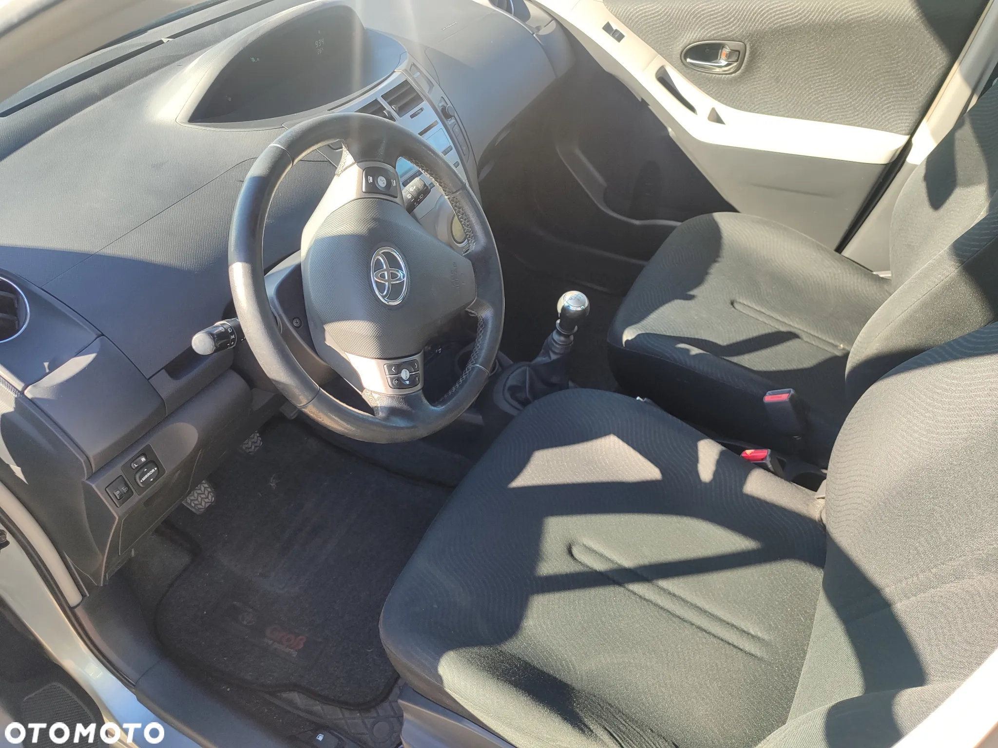 Toyota Yaris - 8