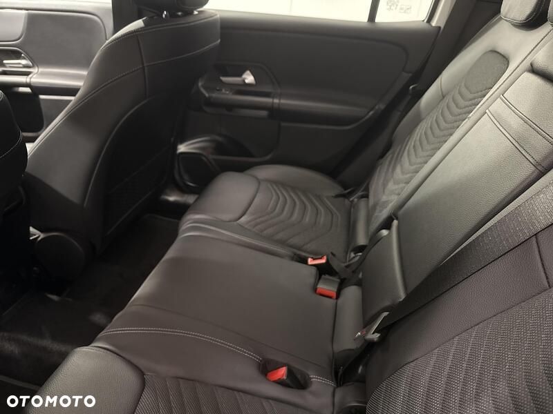 Mercedes-Benz GLB 200 7G-DCT - 20