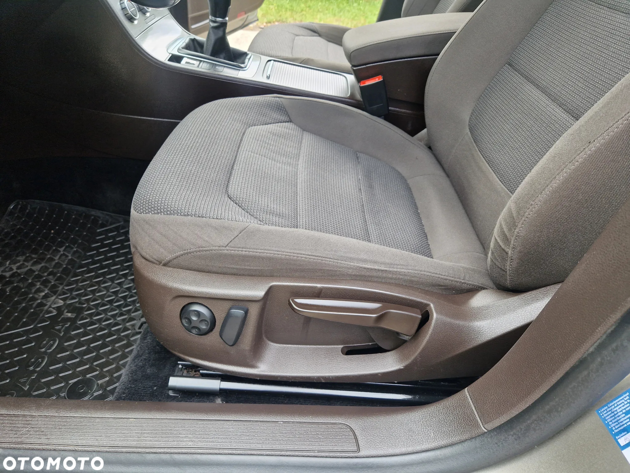Volkswagen Passat 2.0 TDI Edition 40 - 28