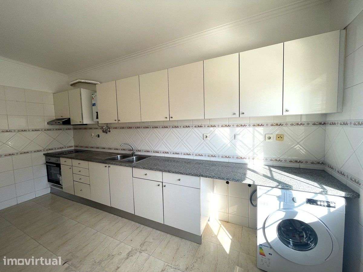 Apartamento T3 com amplas áreas no Seixal - Grande imagem: 5/17
