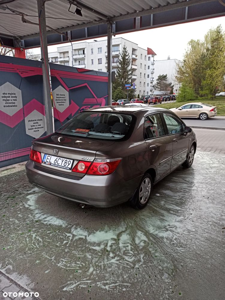 Honda City 1.4 Comfort - 8