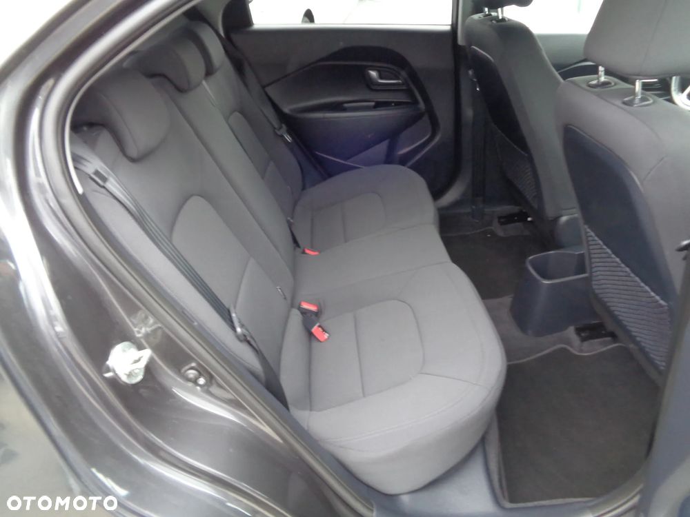 Kia Rio 1.4 Comfort - 19