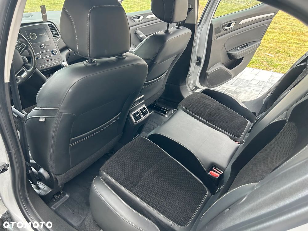 Renault Megane 1.5 Blue dCi Intens - 28