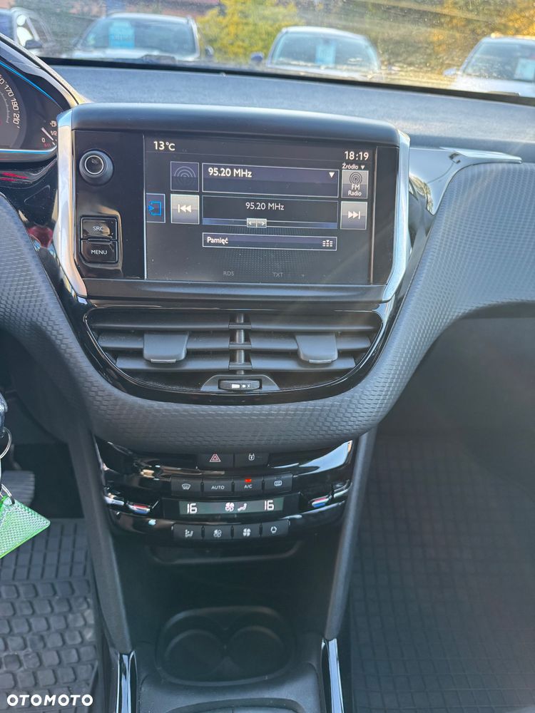 Peugeot 2008 PureTech 110 Style - 24