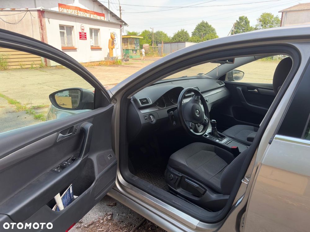 Volkswagen Passat - 7