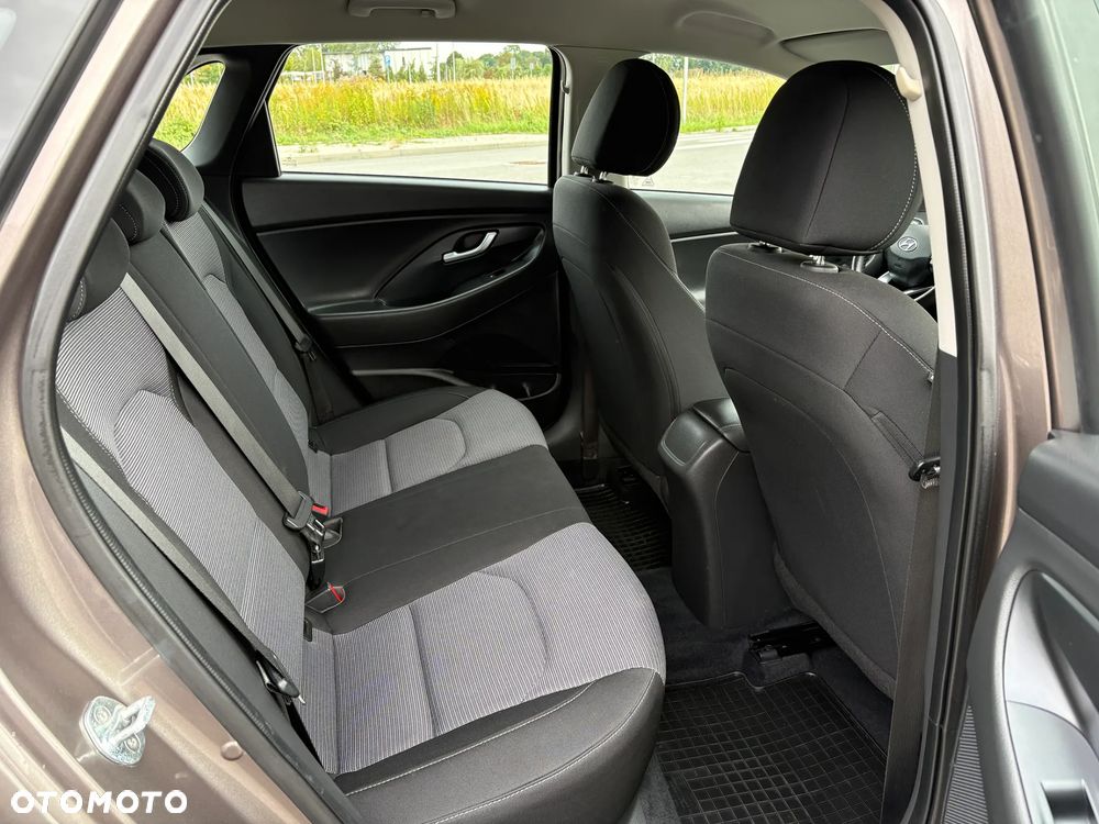 Hyundai i30 1.5 DPI Modern - 16