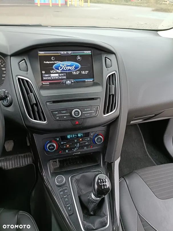 Ford Focus 1.0 EcoBoost Titanium - 12
