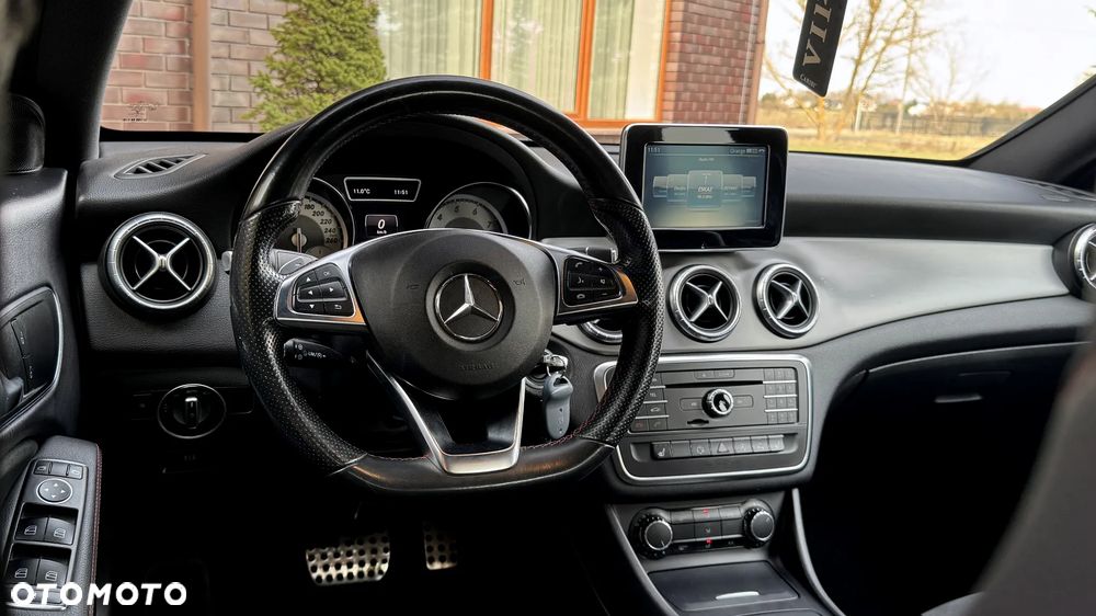 Mercedes-Benz CLA 180 7G-DCT AMG Line - 31