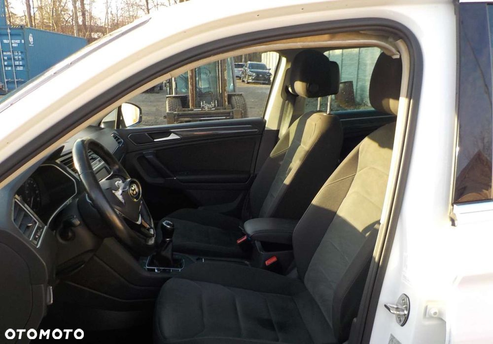Volkswagen Tiguan - 28