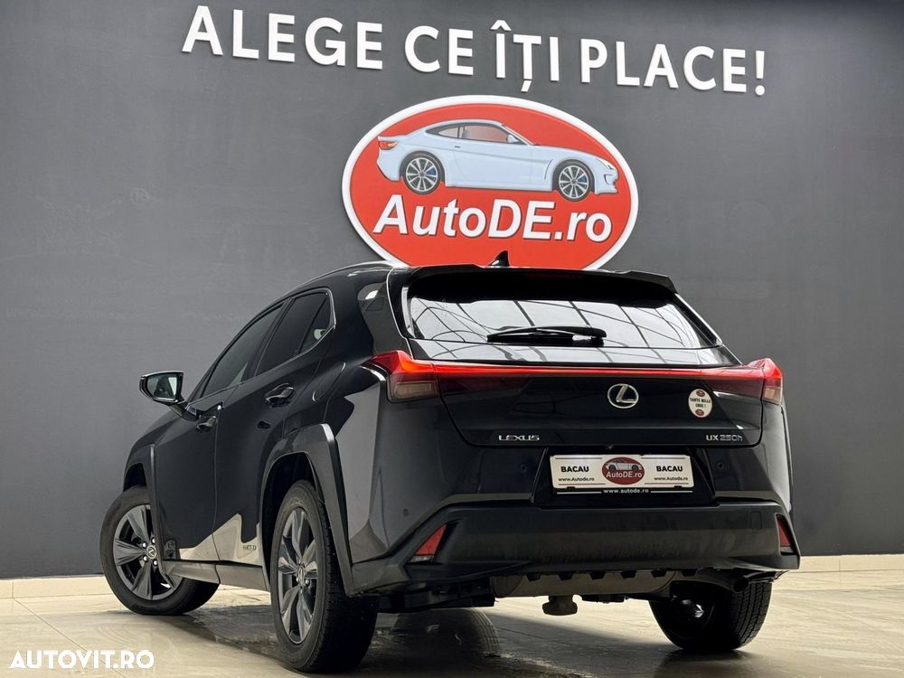 Lexus UX - 3