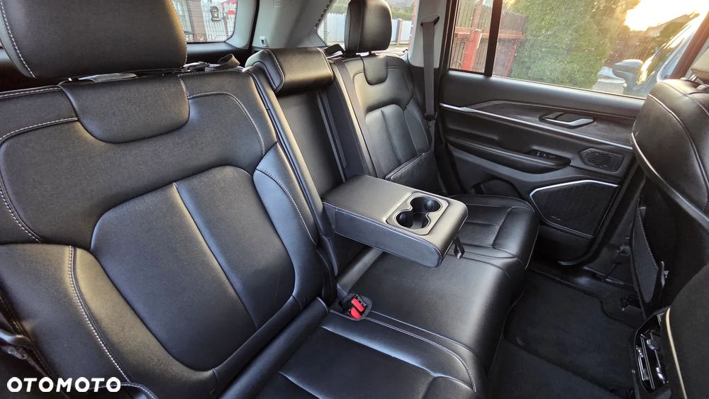 Jeep Grand Cherokee - 11