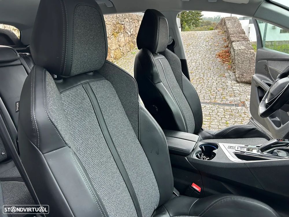 Peugeot 3008 BlueHDi 130 Stop & Start EAT8 Allure Pack - 18