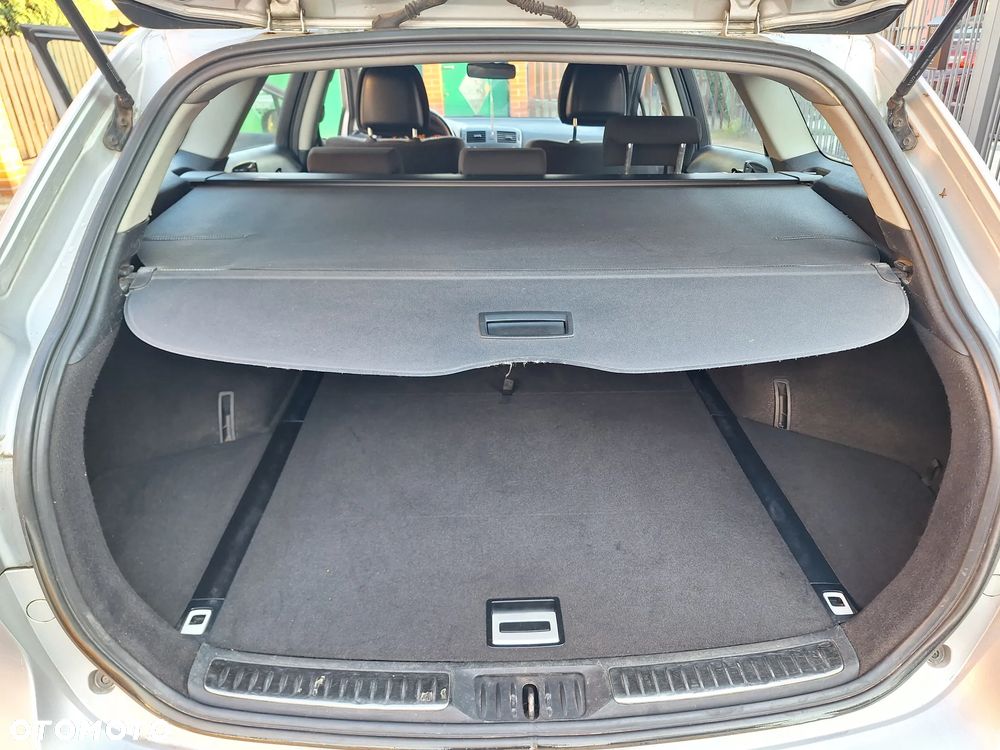 Toyota Avensis - 11