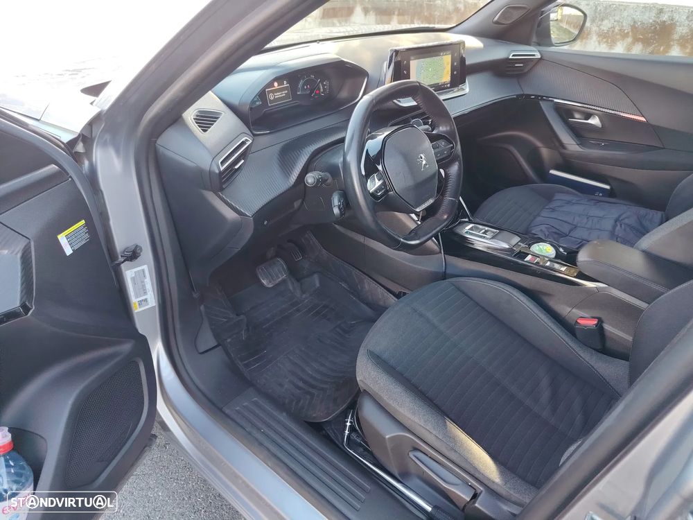 Peugeot e-2008 - 16