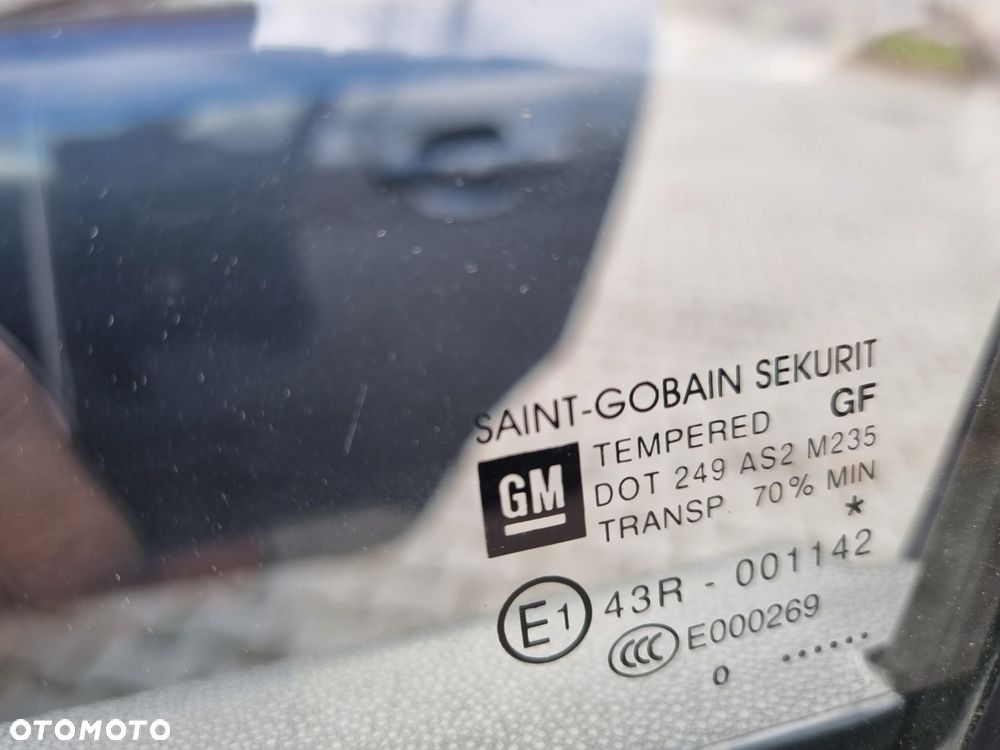 Opel Corsa 1.4 16V Innovation - 30