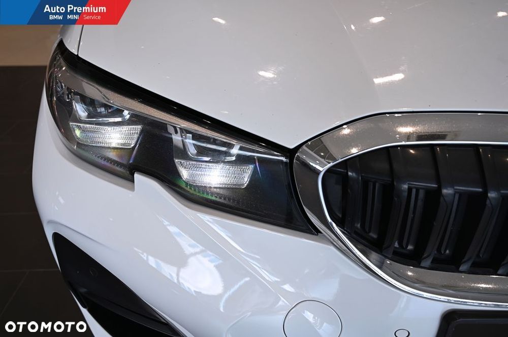 BMW Seria 3 318i - 21