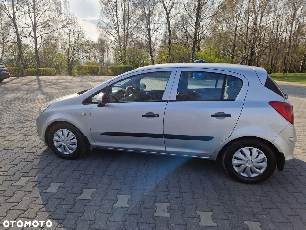 Opel Corsa 1.2 16V Essentia - 2