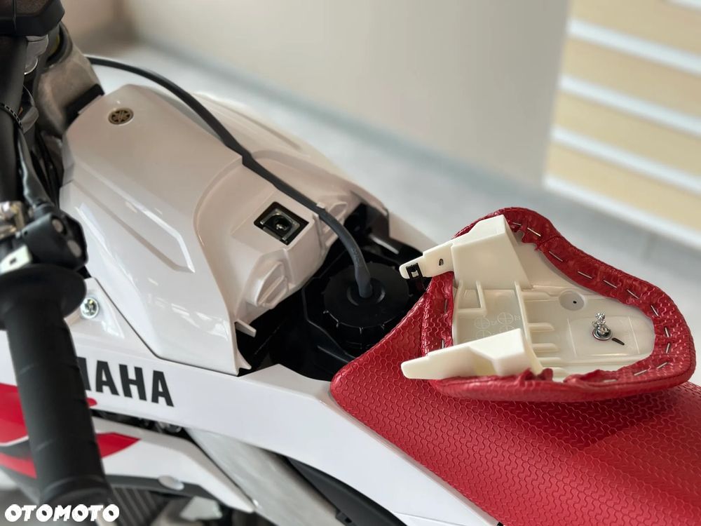 Yamaha YZ - 7