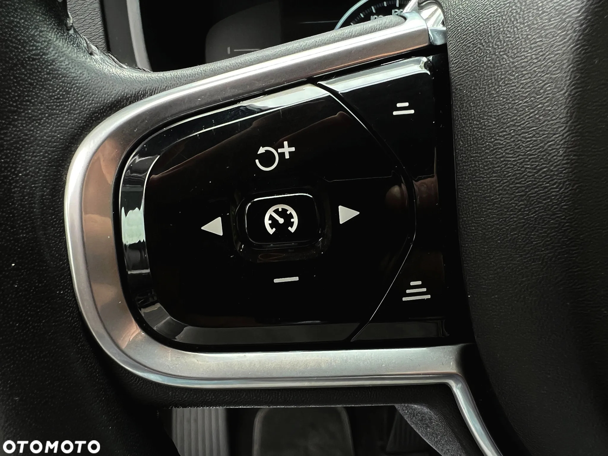 Volvo V90 D4 Momentum Pro - 29
