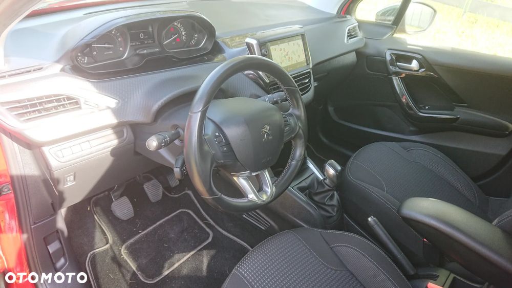 Peugeot 208 - 19
