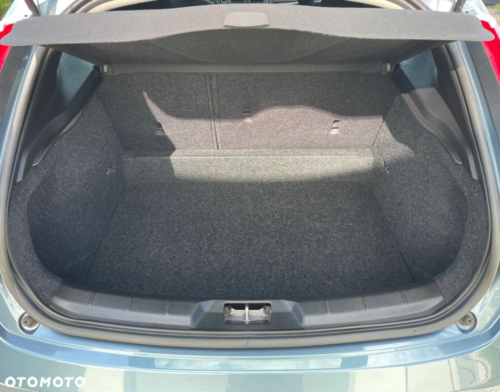 Volvo V40 T2 You - 18