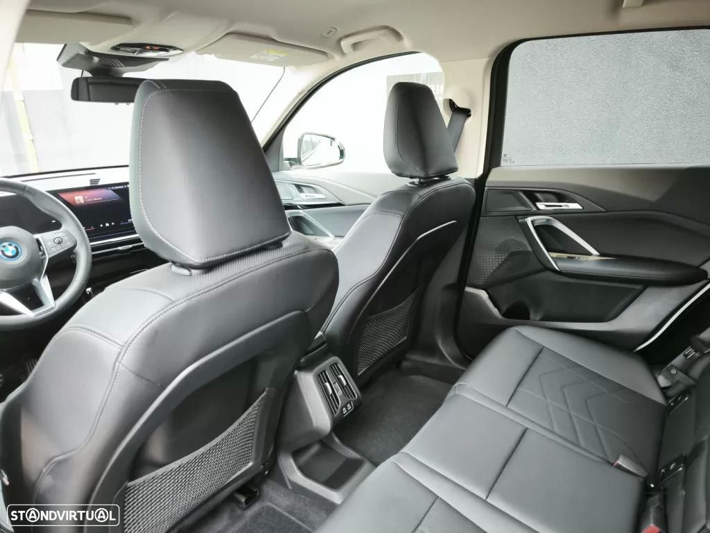 BMW iX1 eDrive20 - 30