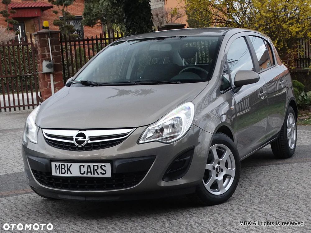 Opel Corsa 1.4 16V Cosmo - 3
