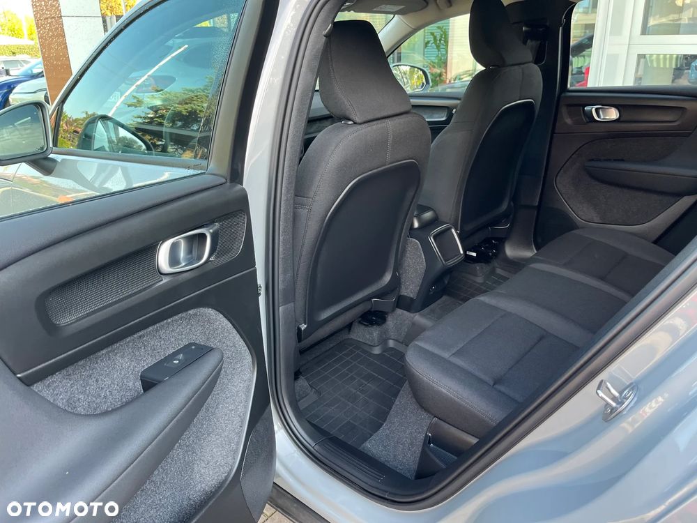 Volvo XC 40 T2 Essential - 12