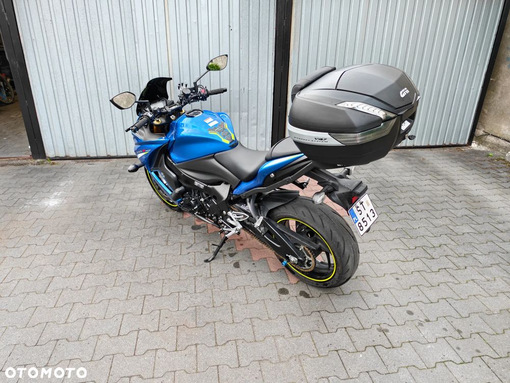 Suzuki GSX - 2