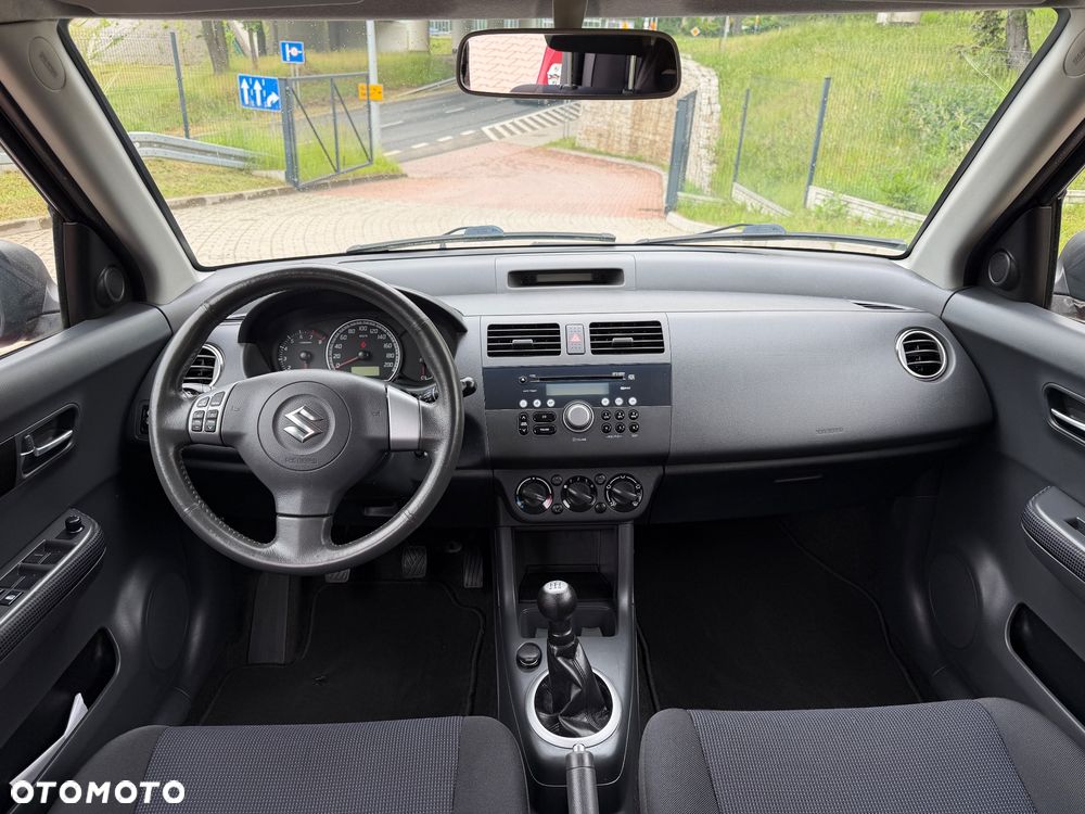 Suzuki Swift 1.3 Club - 11