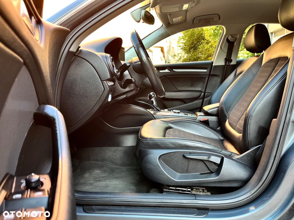 Audi A3 Sportback 1.6 TDI DPF S tronic Ambiente - 20