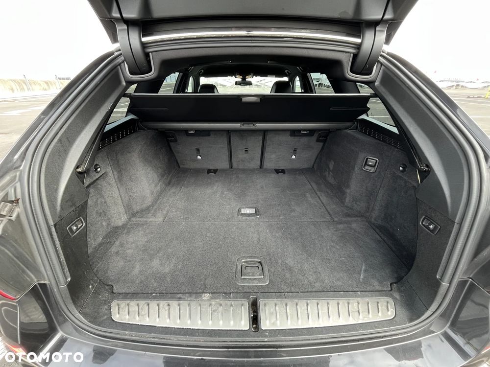 BMW Seria 5 520i Luxury Line - 38