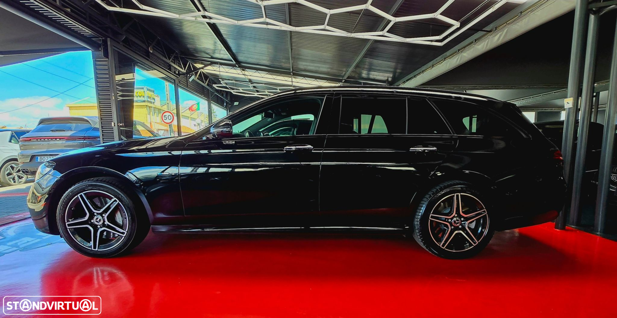 Mercedes-Benz E 300 de AMG Line 4Matic - 4