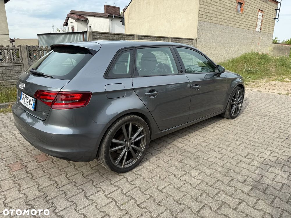 Audi A3 Sportback 1.6 TDI - 4