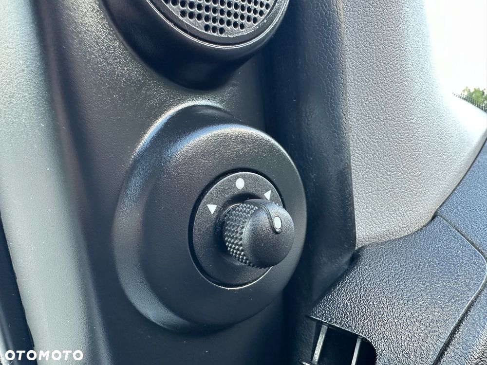 Fiat Fiorino Kombi 8V SX - 18