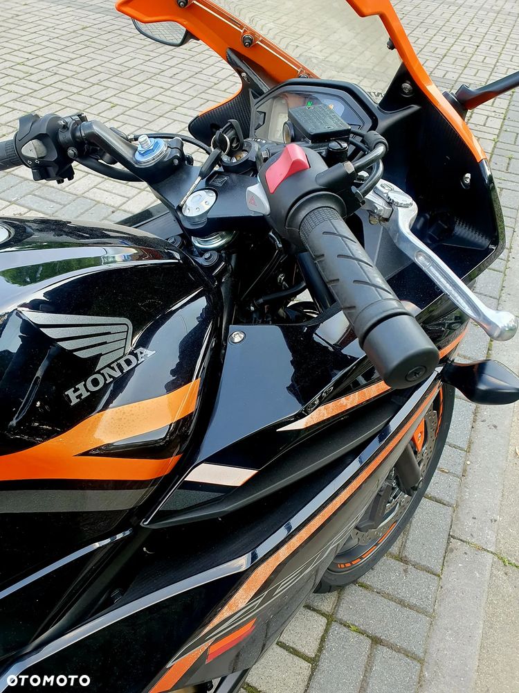 Honda CBR - 11
