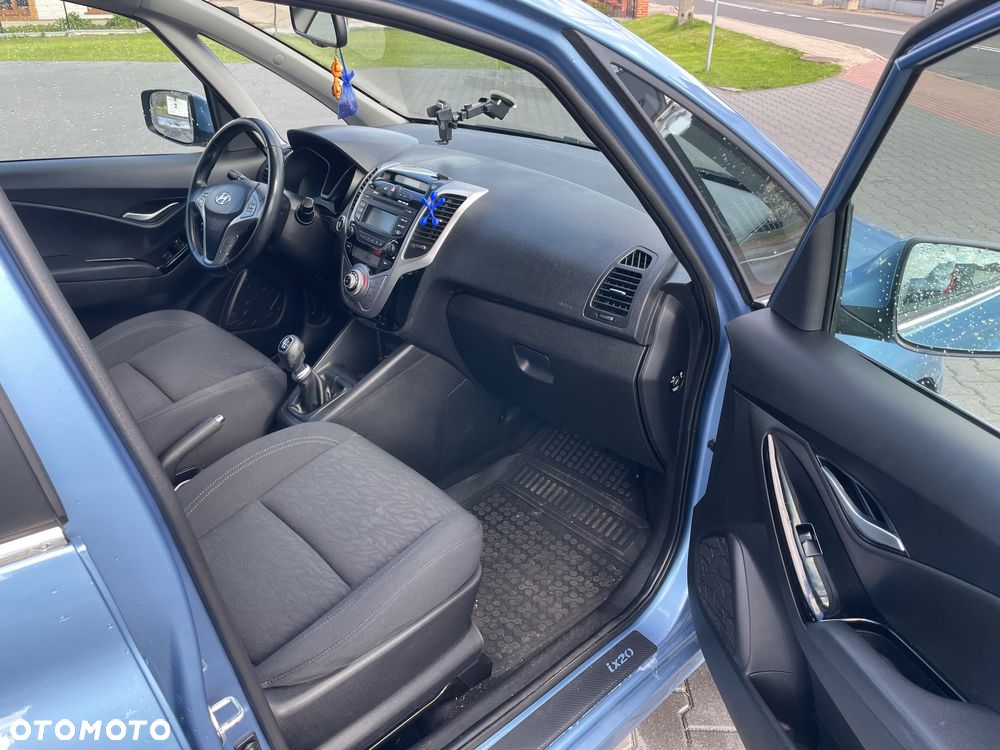Hyundai ix20 - 12