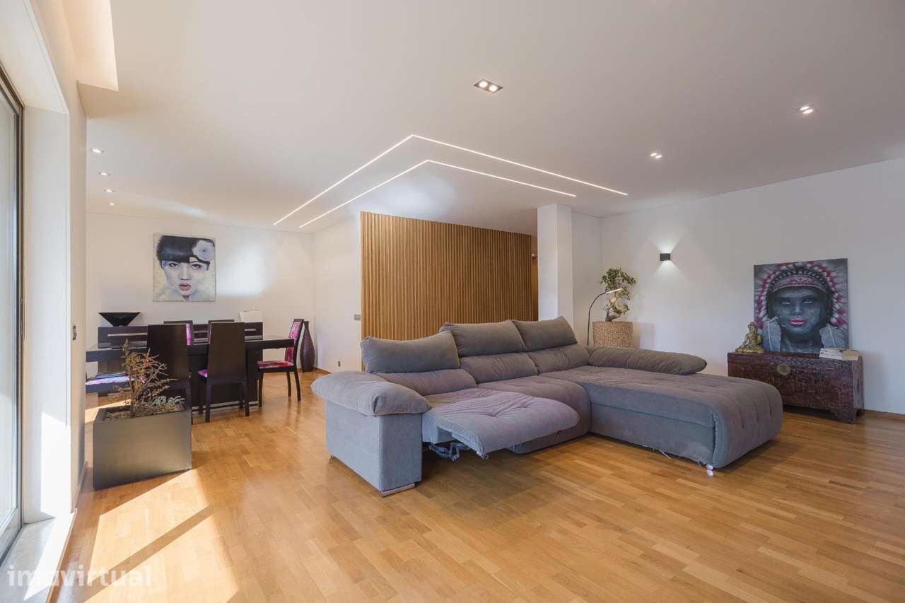 Apartamento T3 com terraço de 200 m2 e garagem box no centro de... - Grande imagem: 3/45