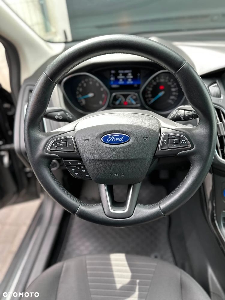 Ford Focus 1.0 EcoBoost Titanium - 10