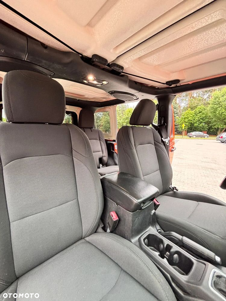 Jeep Wrangler 3.6 Unlim X - 12