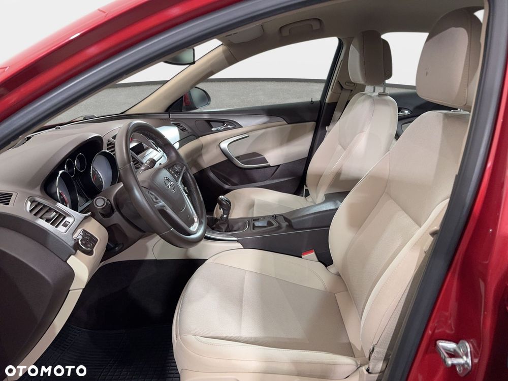 Opel Insignia - 11