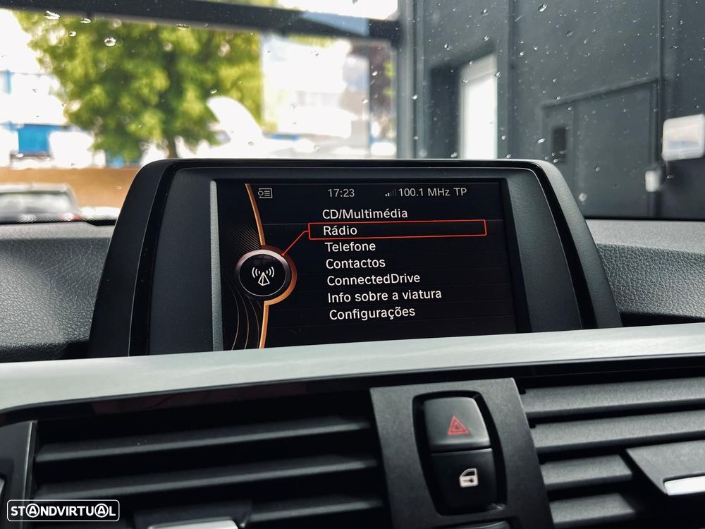 BMW 318 d Line Sport - 26
