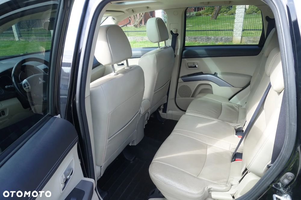Mitsubishi Outlander 2.0 DID Intense + - 17