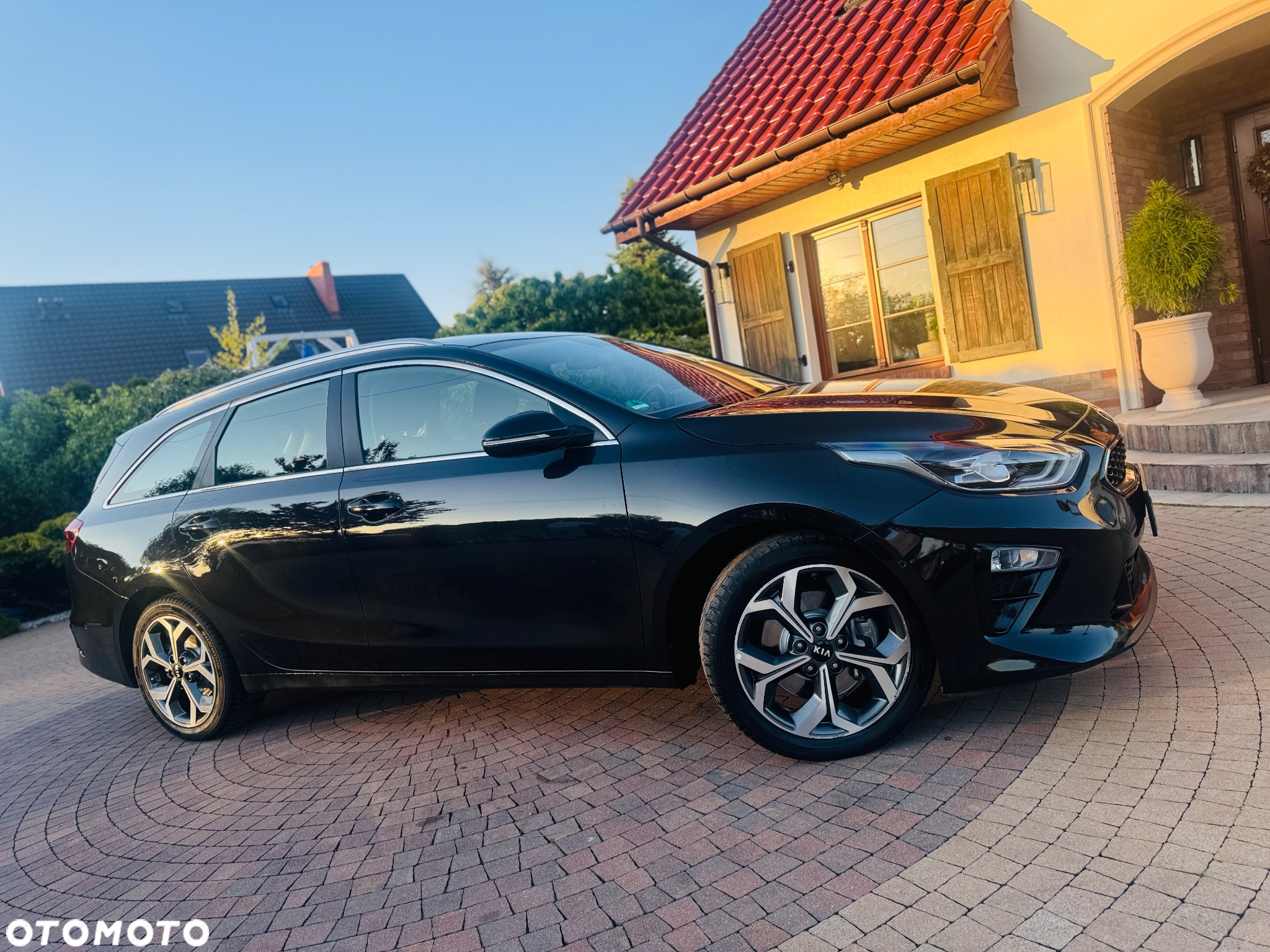 Kia Ceed SW 1.6 CRDi DCT Platinum Edition - 24