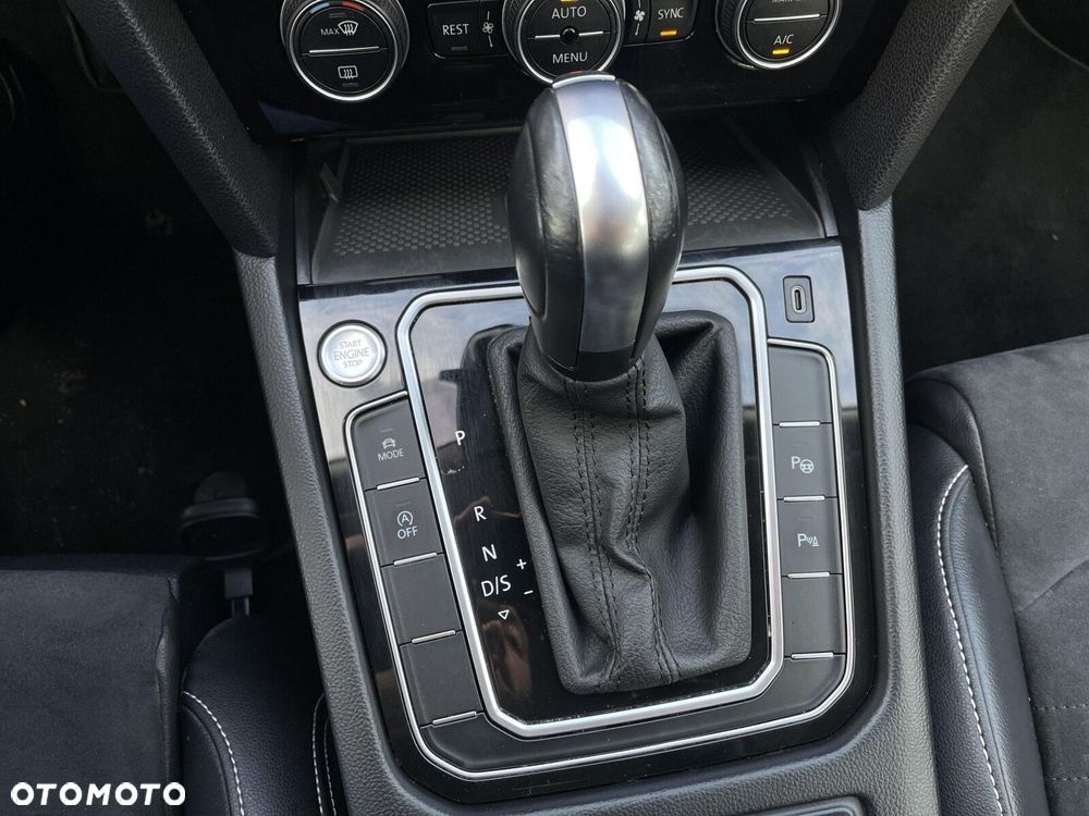 Volkswagen Passat 2.0 TSI 4Mot Elegance DSG - 37